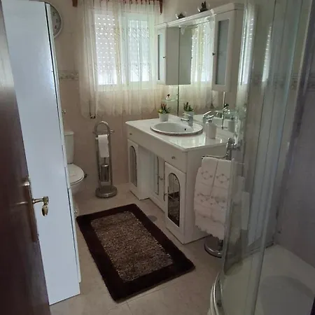 Casa Santos * 앙그라두에루이스무