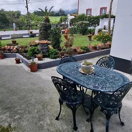 Casa Santos * 앙그라두에루이스무